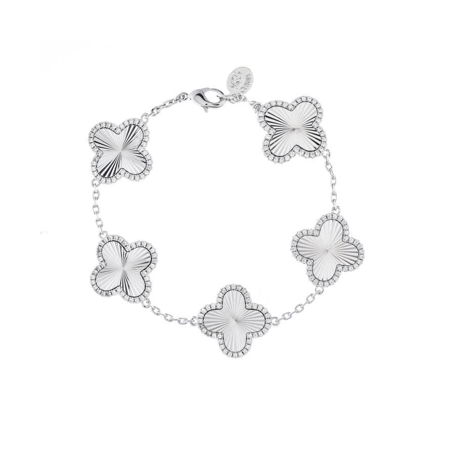 Браслет с родиевым покрытием и пятью цветочными мотивами Rivka Friedman, Silver with clear cz
Браслет с родиевым покрытием и пятью цветочными мотивами Rivka Friedman, Silver with clear cz