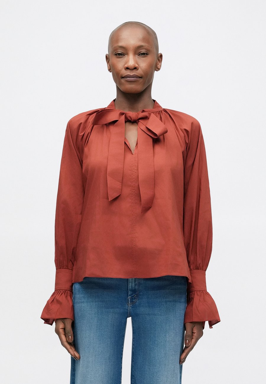 Блуза Vanessa Bruno FATIMA, Rouille/Copper
Блуза Vanessa Bruno FATIMA, Rouille/Copper