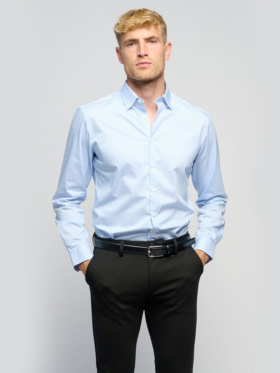 Рубашка на пуговицах классического кроя TEESHOPPEN, светло-голубой
Рубашка на пуговицах классического кроя TEESHOPPEN, светло-голубой