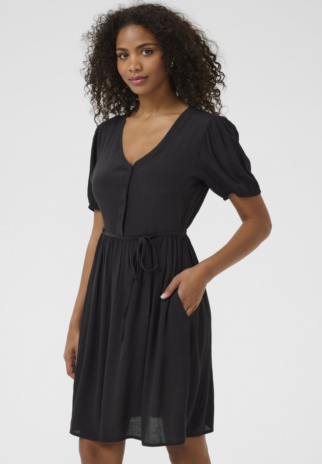 Платье-рубашка KALIANA Kaffe, цвет Black Deep
Платье-рубашка KALIANA Kaffe, цвет Black Deep