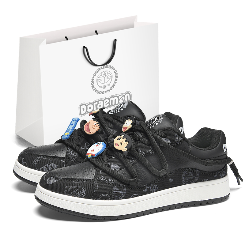 Doraemon Дораэмон Низкие скейтерские кроссовки унисекс Ледниково-серые, цвет Glacier Gray (Christmas Collection) 
Doraemon Дораэмон Низкие скейтерские кроссовки унисекс Ледниково-серые, цвет Glacier Gray (Christmas Collection)