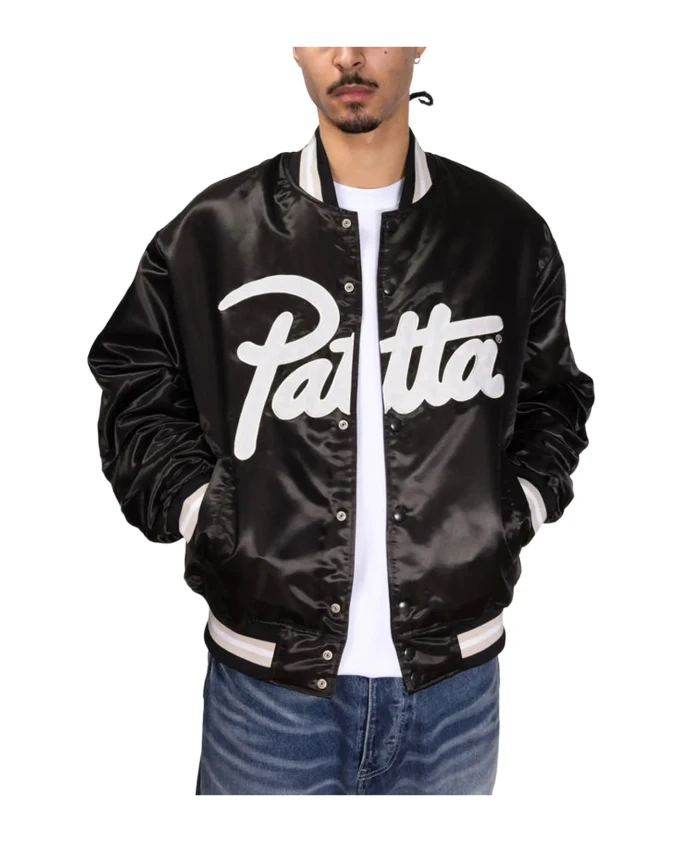 Черная водонепроницаемая атласная университетская куртка Patta, черный
Черная водонепроницаемая атласная университетская куртка Patta, черный