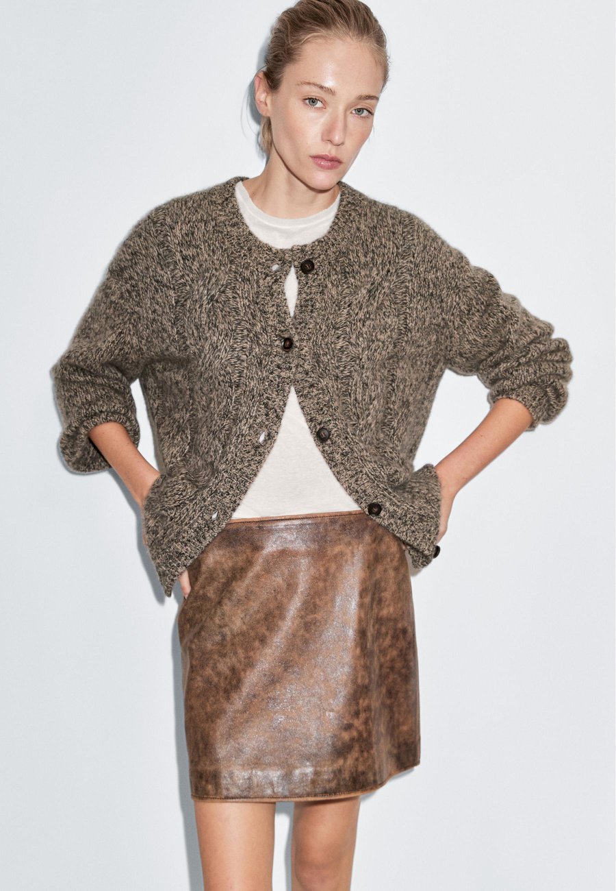 Юбка Massimo Dutti MINI, Brown
Юбка Massimo Dutti MINI, Brown