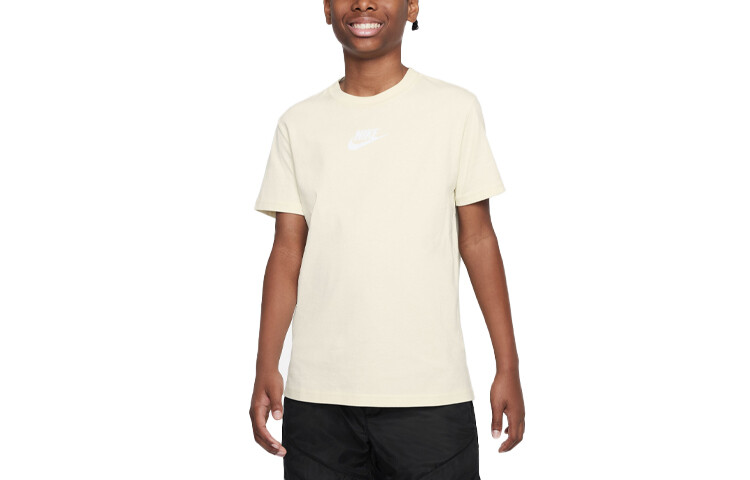 Детская футболка Nike, цвет Coconut Milk
Детская футболка Nike, цвет Coconut Milk