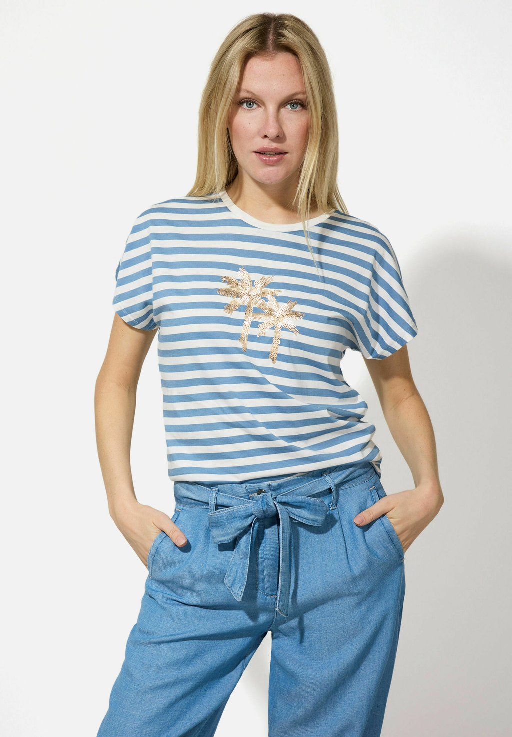 Футболка с принтом More & More, синий
Футболка с принтом More & More, синий