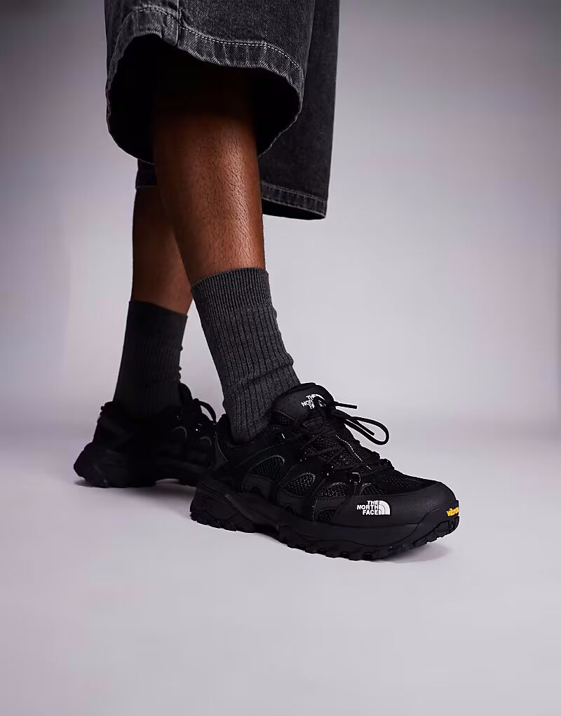 Кроссовки North Face Hedgehog 06 RVST черного цвета The North Face
Кроссовки North Face Hedgehog 06 RVST черного цвета The North Face