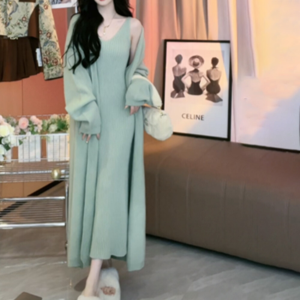 Юбочный костюм женский Eidolon Grain
Юбочный костюм женский Eidolon Grain