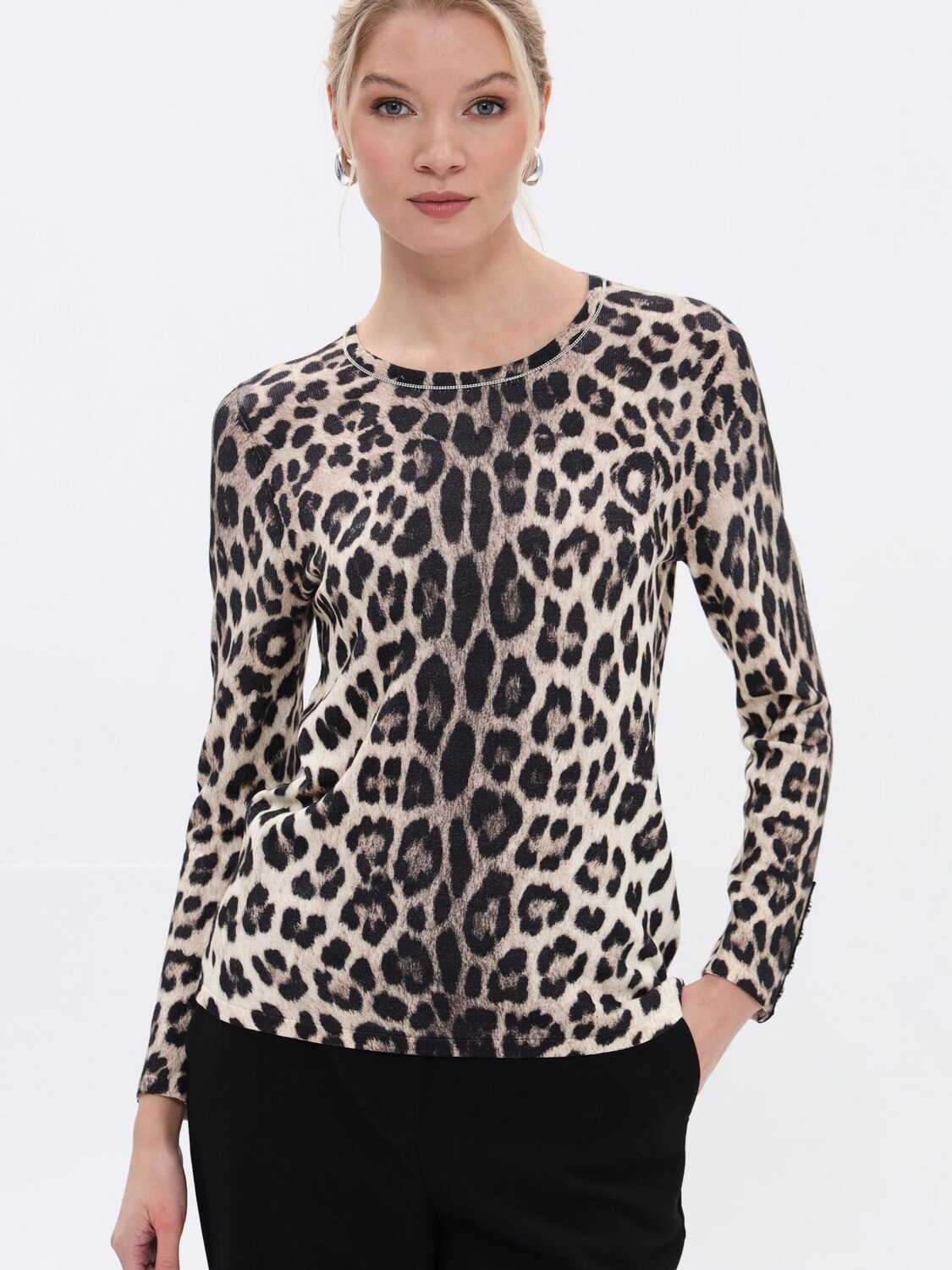 Passioni Свитер 'Rundhalspullover mit Leoprint' в крапчатом бежевом цвете
Passioni Свитер 'Rundhalspullover mit Leoprint' в крапчатом бежевом цвете