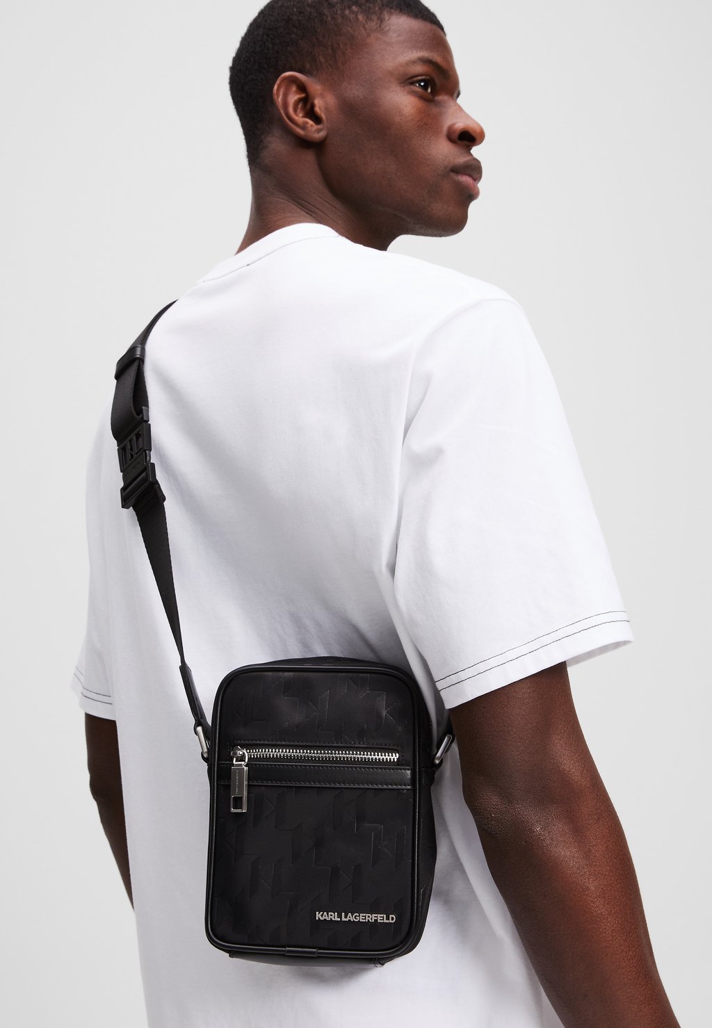 Сумка через плечо Across body bag KARL LAGERFELD, черный
Сумка через плечо Across body bag KARL LAGERFELD, черный