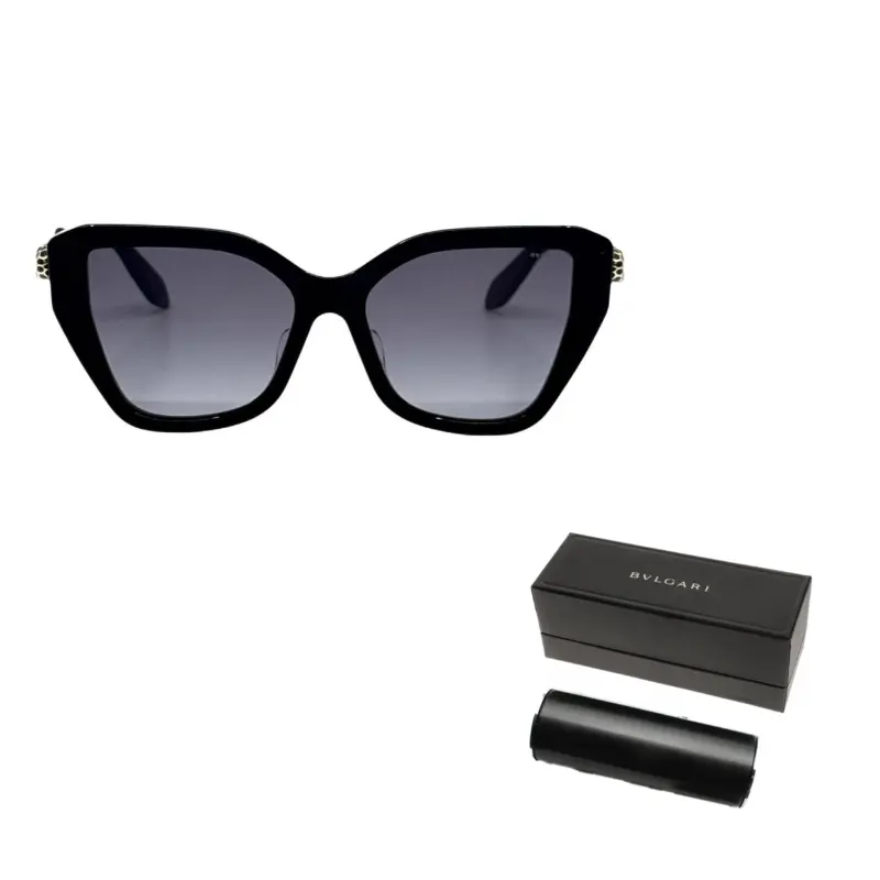 Солнцезащитные очки в крупной оправе Bvlgari, черный
Солнцезащитные очки в крупной оправе Bvlgari, черный