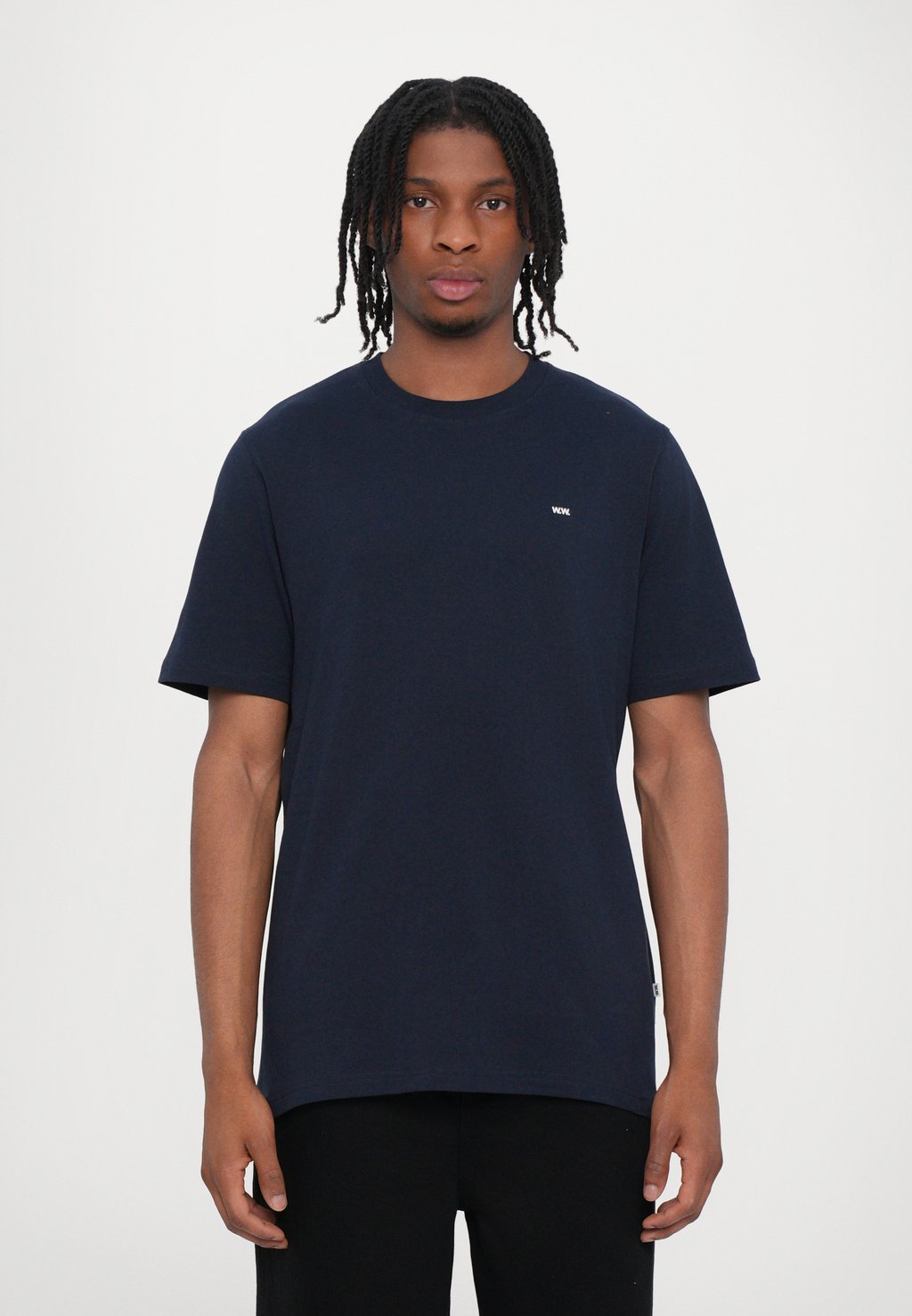 Базовая футболка ESSENTIAL SAMI CLASSIC WOOD WOOD, темно-синий
Базовая футболка ESSENTIAL SAMI CLASSIC WOOD WOOD, темно-синий