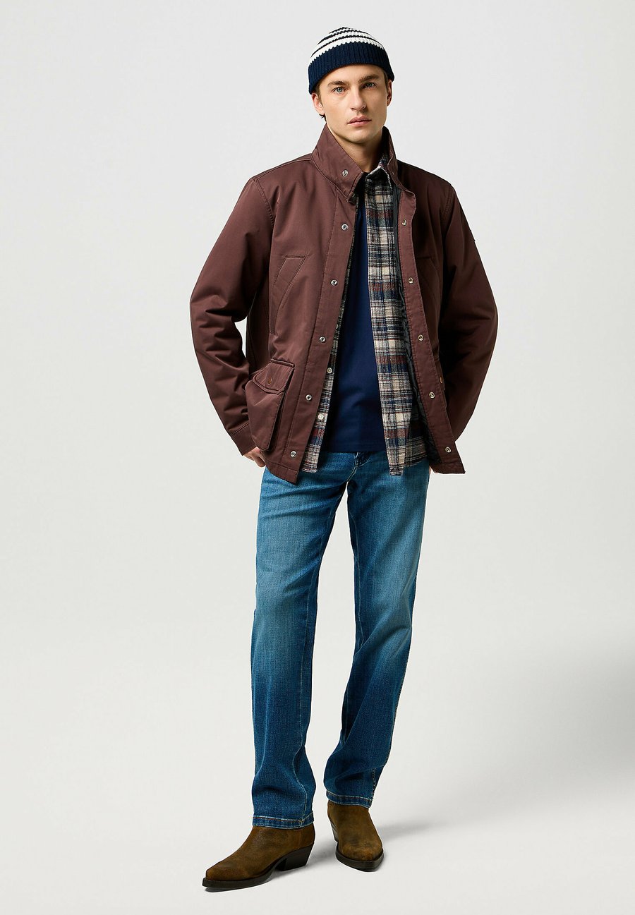 Шапка Wrangler STRIPED MULTIPLE FITS , Dark Navy/Dark Blue
Шапка Wrangler STRIPED MULTIPLE FITS , Dark Navy/Dark Blue