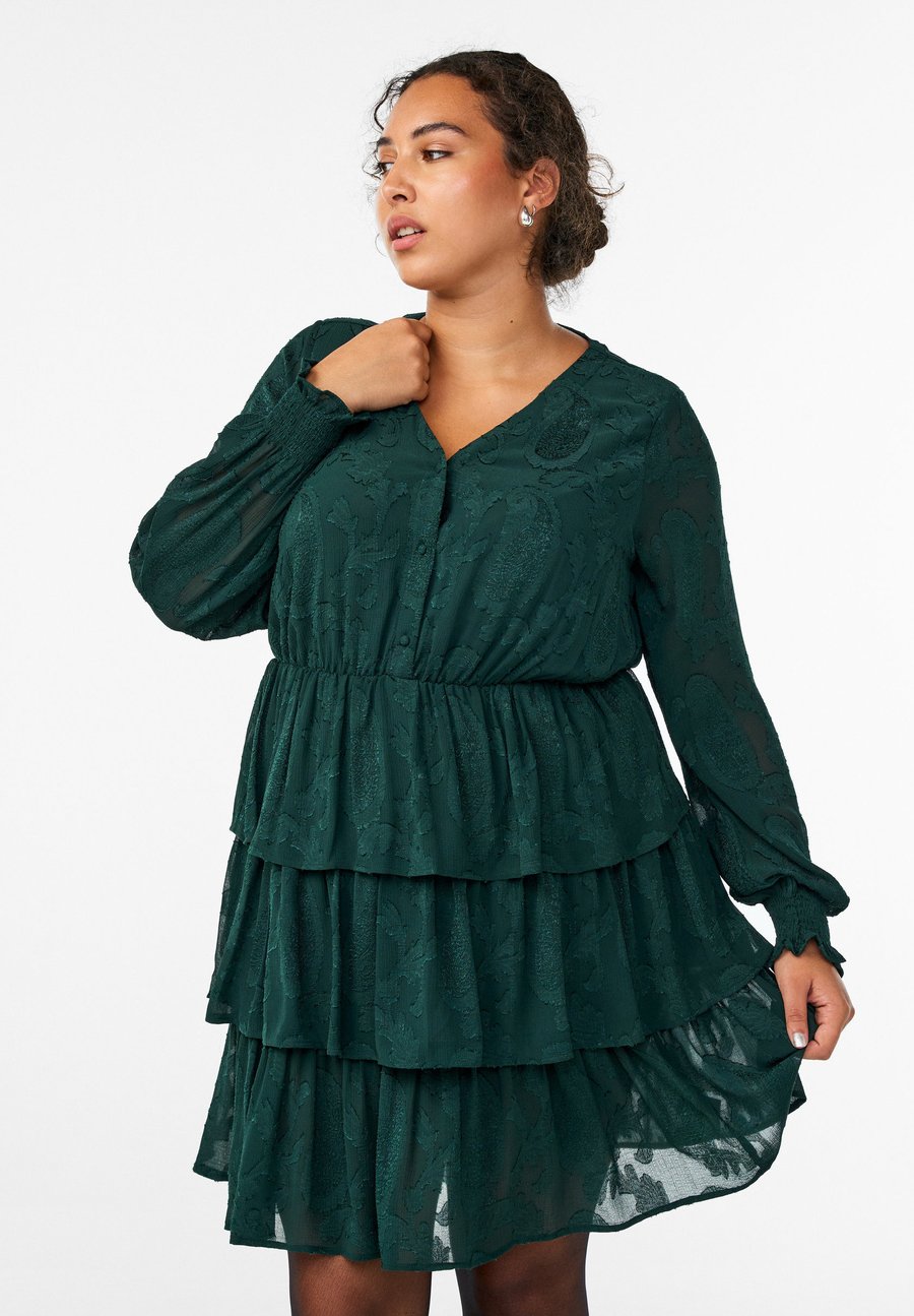 Платье Zizzi KURZES MIT RÜSCHEN UND STRUKTURMUSTER, Scarab/Green
Платье Zizzi KURZES MIT RÜSCHEN UND STRUKTURMUSTER, Scarab/Green