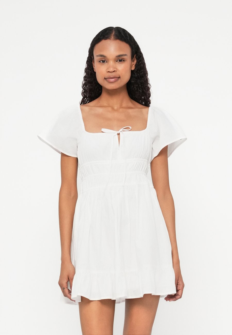 Платье Tommy Jeans ROUCHE MINI DRESS, Ecru/Off-White
Платье Tommy Jeans ROUCHE MINI DRESS, Ecru/Off-White