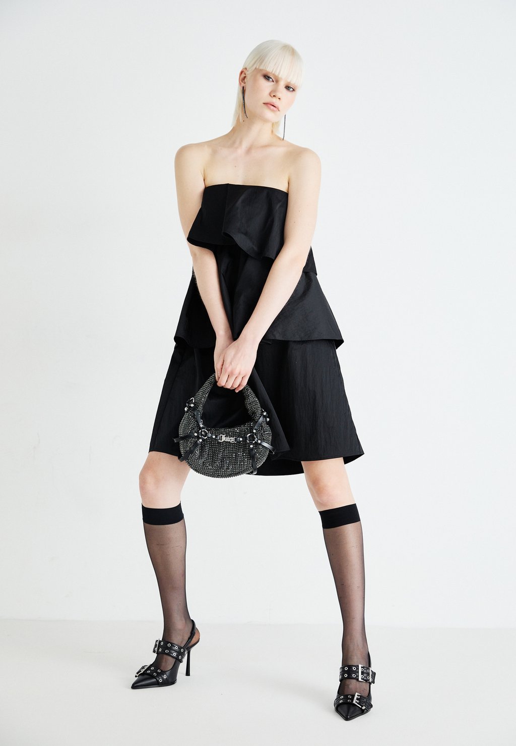 Коктейльное платье / Вечернее платье VMNELIE BANDEAU VOLUME DRESS Aware, черный
Коктейльное платье / Вечернее платье VMNELIE BANDEAU VOLUME DRESS Aware, черный