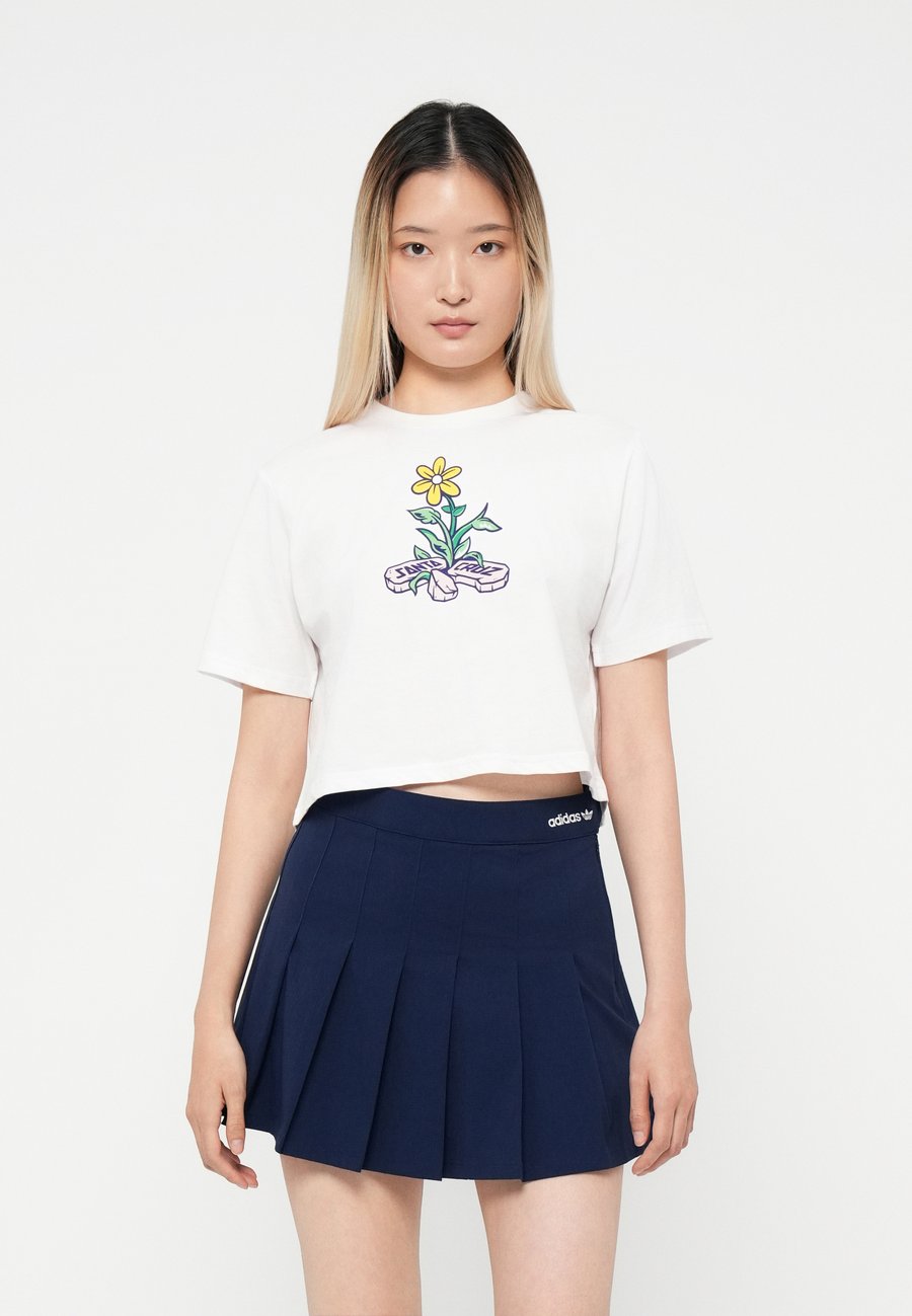 Футболка Santa Cruz FLOURISH, White, Белый, Футболка Santa Cruz FLOURISH, White
Футболка Santa Cruz FLOURISH, White, Белый, Футболка Santa Cruz FLOURISH, White