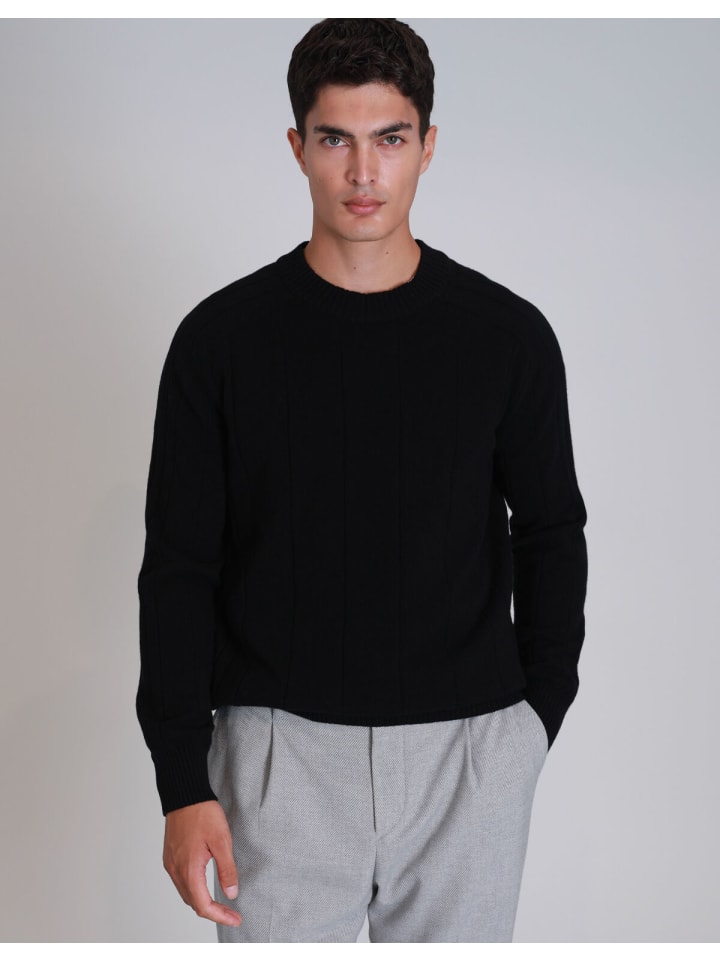 Пуловер Lufian, черный
Пуловер Lufian, черный