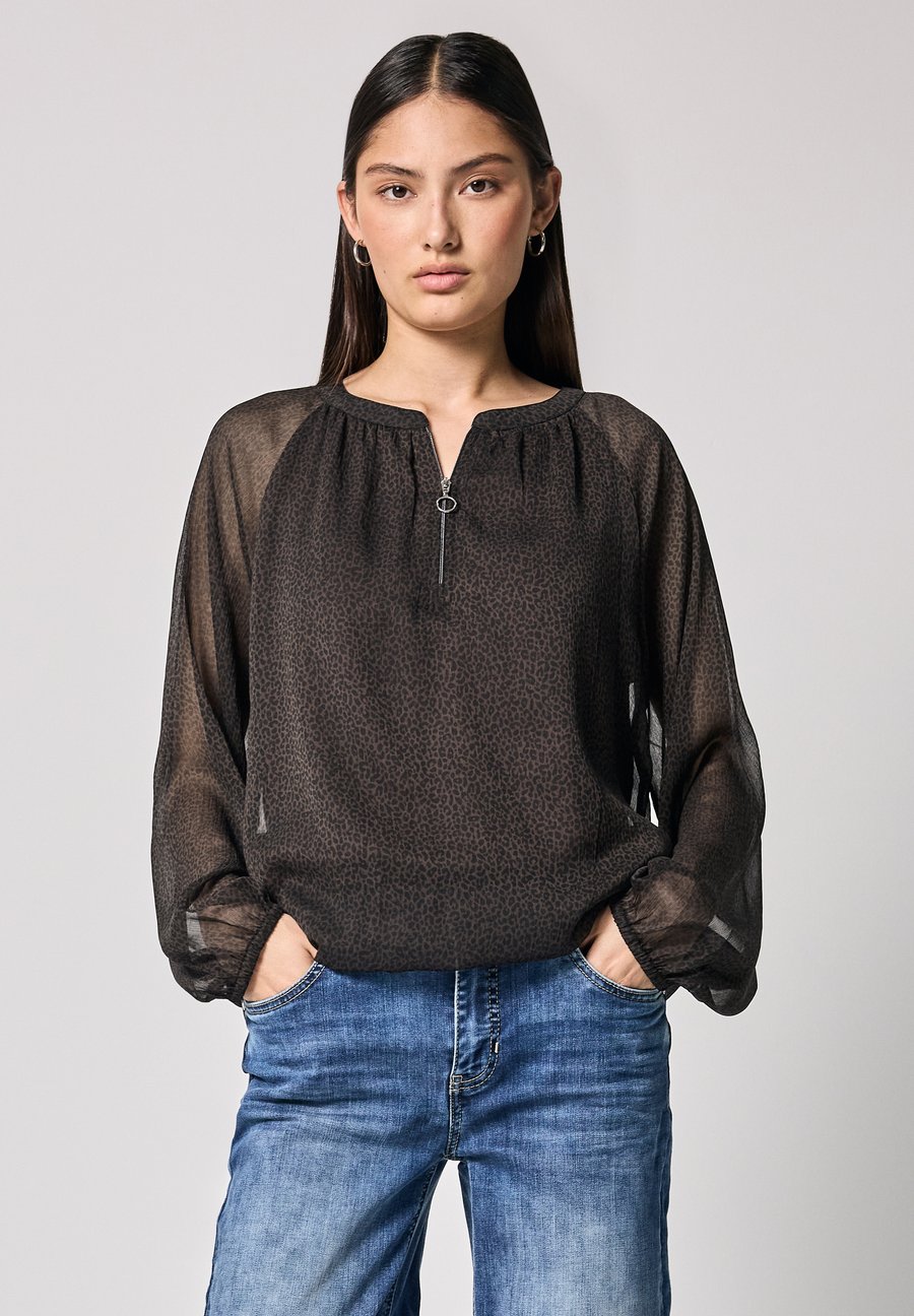 Блуза Street One Studio LEO-MIT ZIPPER, Braun/Dark Brown
Блуза Street One Studio LEO-MIT ZIPPER, Braun/Dark Brown
