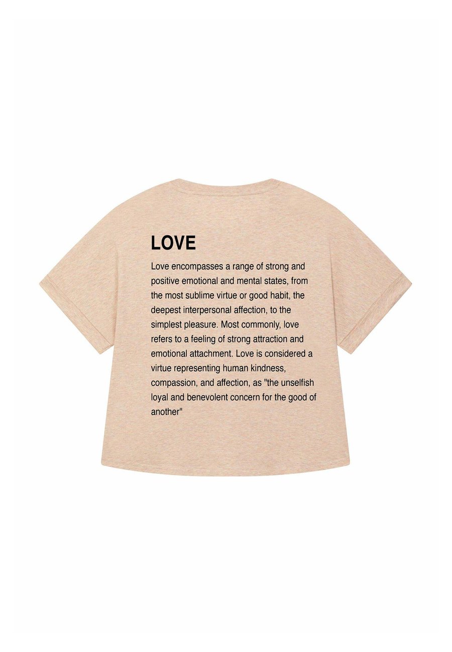 Футболка Mira Paris LOVE DEFINITION BACK PRINT ROLLUP TEE OVERSIZED, Mottled Beige
Футболка Mira Paris LOVE DEFINITION BACK PRINT ROLLUP TEE OVERSIZED, Mottled Beige