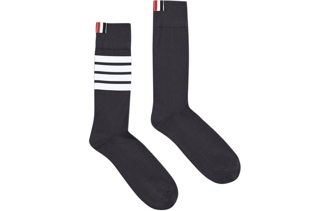 Четырехполосные носки до середины икры THOM BROWNE, темно-серый
Четырехполосные носки до середины икры THOM BROWNE, темно-серый