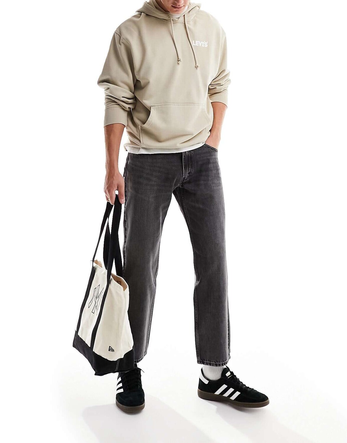 Темно-серые свободные джинсы прямого кроя Levi's 555 '96
Темно-серые свободные джинсы прямого кроя Levi's 555 '96