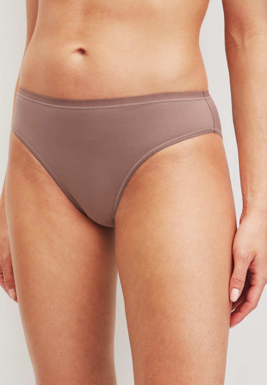 Брифы Calida SENSE SPECIAL SLIP 3ER-PACK, Multicolor/White
Брифы Calida SENSE SPECIAL SLIP 3ER-PACK, Multicolor/White