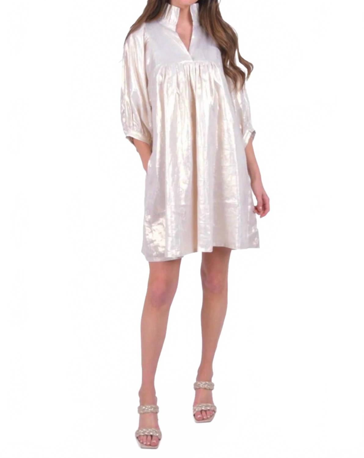 Платье Stella в белом золоте Emily McCarthy
Платье Stella в белом золоте Emily McCarthy