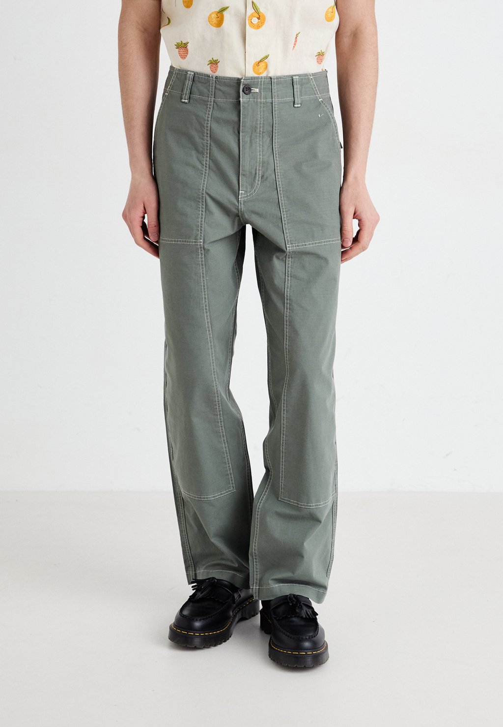 Брюки UTILITY LOOSE DOCKERS, песочный
Брюки UTILITY LOOSE DOCKERS, песочный