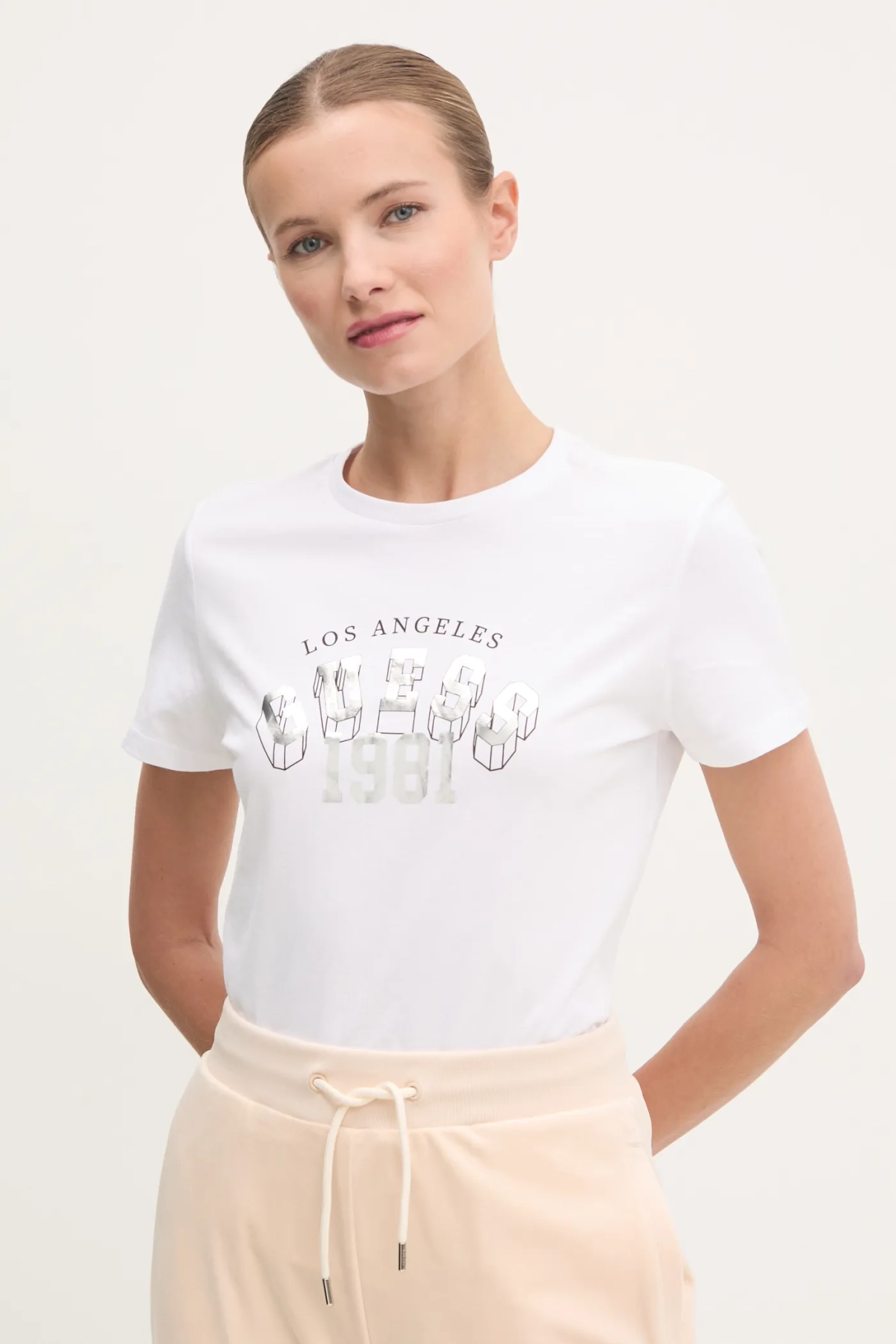 МАРТИНА хлопковая футболка Guess, белый 
МАРТИНА хлопковая футболка Guess, белый