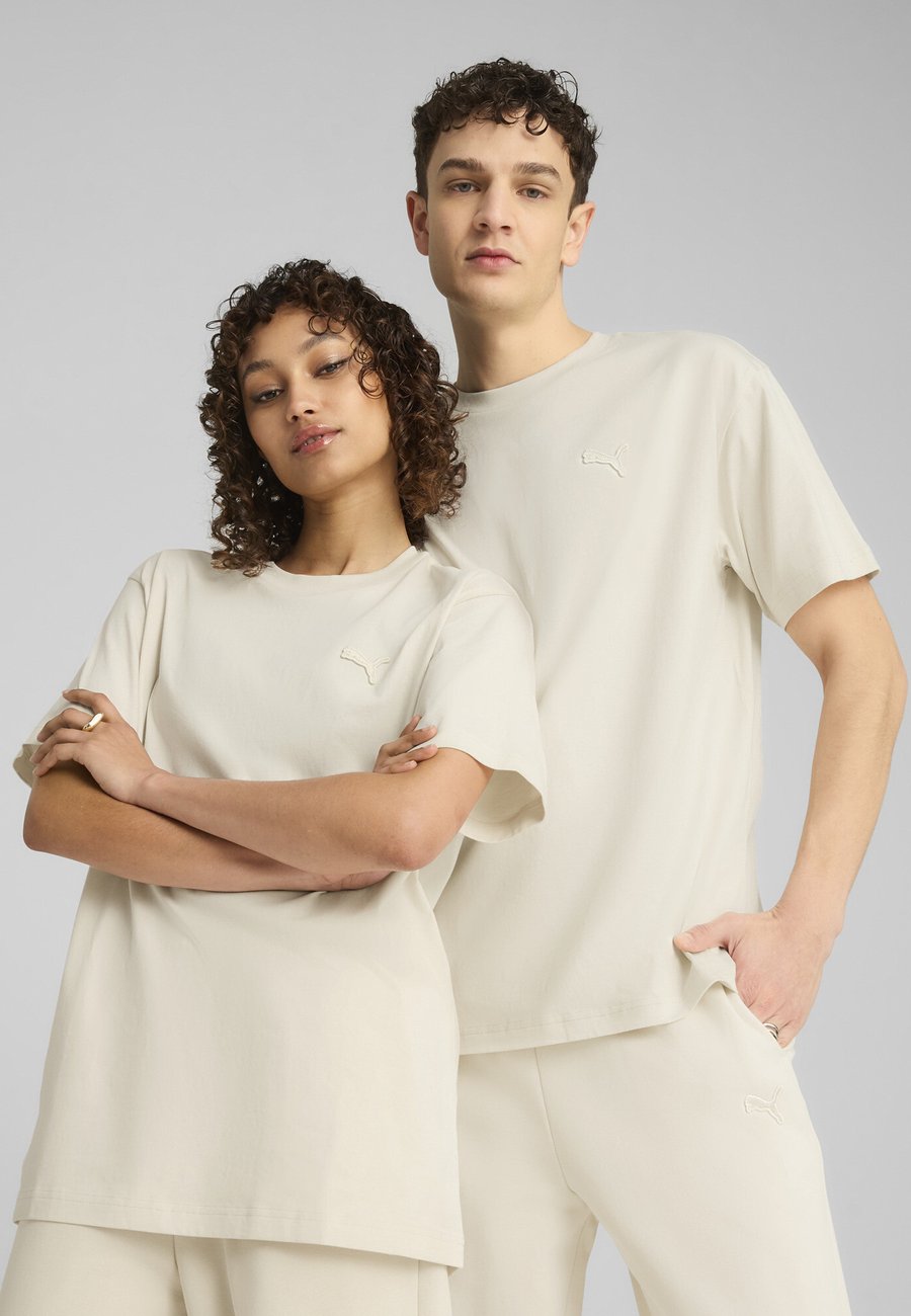 Футболка Puma ESSENTIALS ELEVATED , Alpine Snow/Beige, Белый, Футболка Puma ESSENTIALS ELEVATED , Alpine Snow/Beige
Футболка Puma ESSENTIALS ELEVATED , Alpine Snow/Beige, Белый, Футболка Puma ESSENTIALS ELEVATED , Alpine Snow/Beige