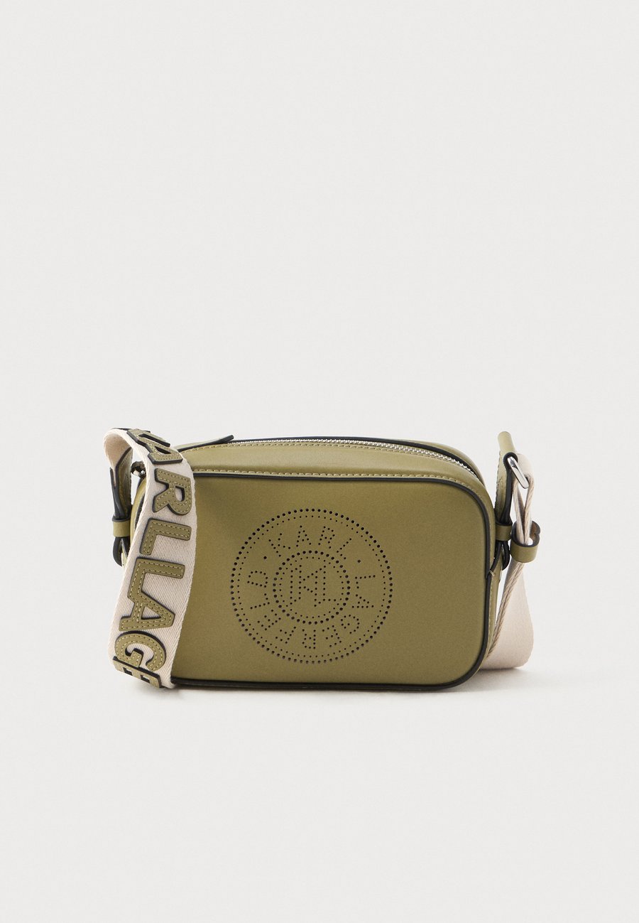 Сумка кросс-боди KARL LAGERFELD CIRCLE CAMERA BAG, Cedar/Khaki
Сумка кросс-боди KARL LAGERFELD CIRCLE CAMERA BAG, Cedar/Khaki