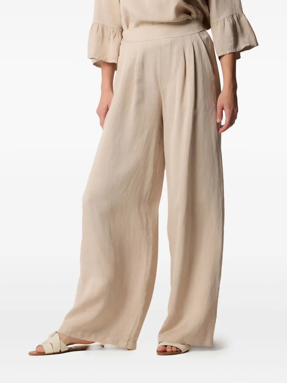 Брюки Jeff со складками Kocca, нейтральный
Брюки Jeff со складками Kocca, нейтральный