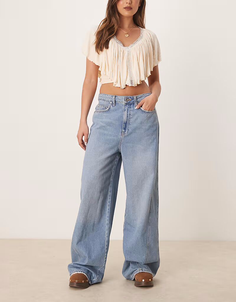 Свободные джинсы прямого кроя Mango Mila с выбеленной передней частью светло-голубого цвета
Свободные джинсы прямого кроя Mango Mila с выбеленной передней частью светло-голубого цвета