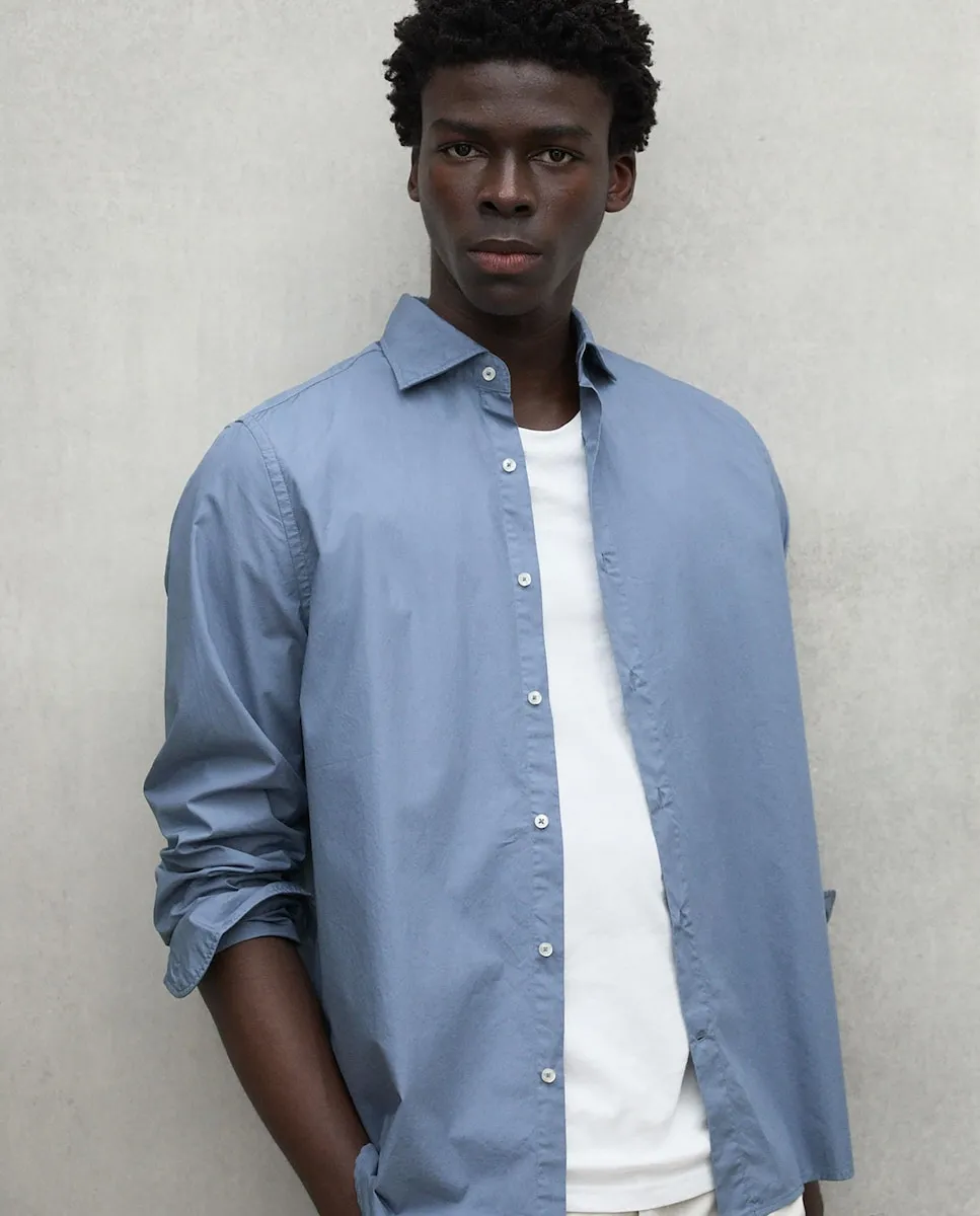 Мужская однотонная рубашка с длинными рукавами и застежкой на пуговицы на манжетах Ecoalf, синий
Мужская однотонная рубашка с длинными рукавами и застежкой на пуговицы на манжетах Ecoalf, синий