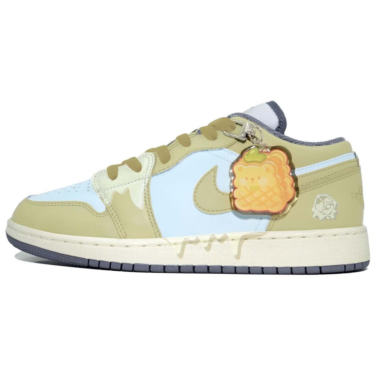 Кроссовки Air Jordan 1 Vintage Basketball Shoes Women's Low-top Eveblue/Techgreen/Iolite, серый
Кроссовки Air Jordan 1 Vintage Basketball Shoes Women's Low-top Eveblue/Techgreen/Iolite, серый