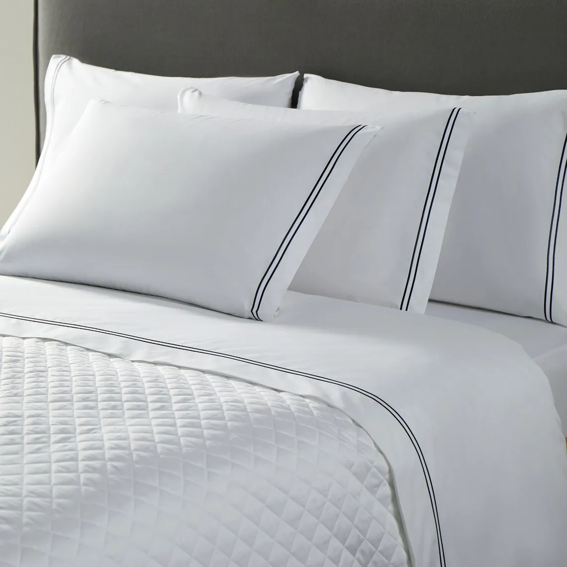 Комплект простыней из перкаля из египетского хлопка Hotel El Corte Inglés, 400 ниток, морской
Комплект простыней из перкаля из египетского хлопка Hotel El Corte Inglés, 400 ниток, морской