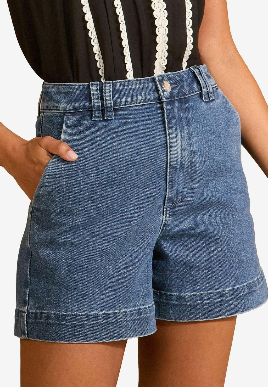 Джинсовые шорты Love & Roses, синий
Джинсовые шорты Love & Roses, синий