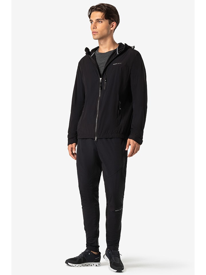 Гибридная куртка "Alpine Active" черного цвета super.natural
Гибридная куртка "Alpine Active" черного цвета super.natural