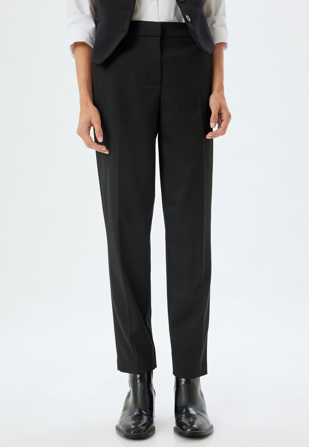 Брюки CIGARETTE Koton, черный 
Брюки CIGARETTE Koton, черный