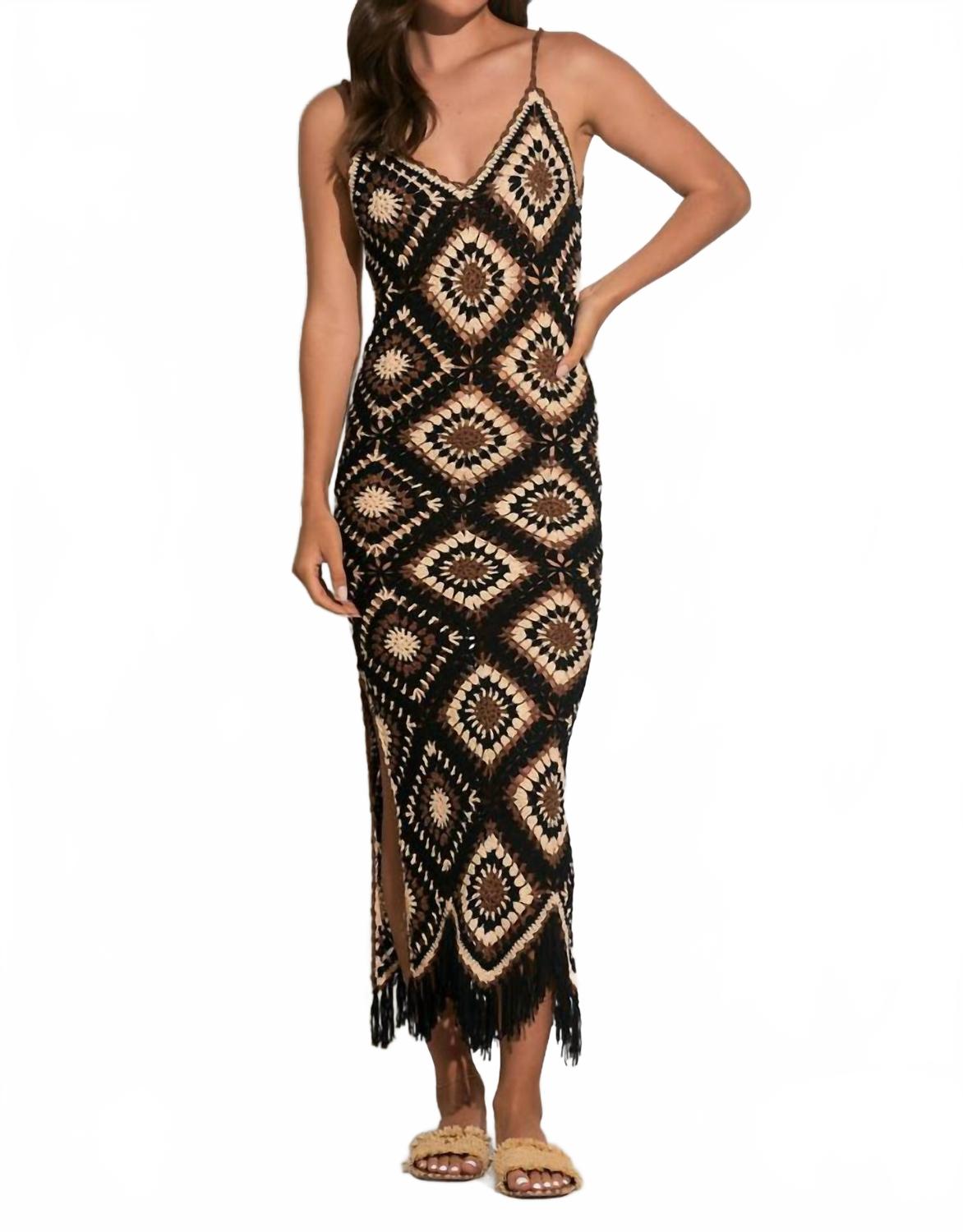 Алеки Макси-платье крючком в черном мультиколоре ELAN
Алеки Макси-платье крючком в черном мультиколоре ELAN