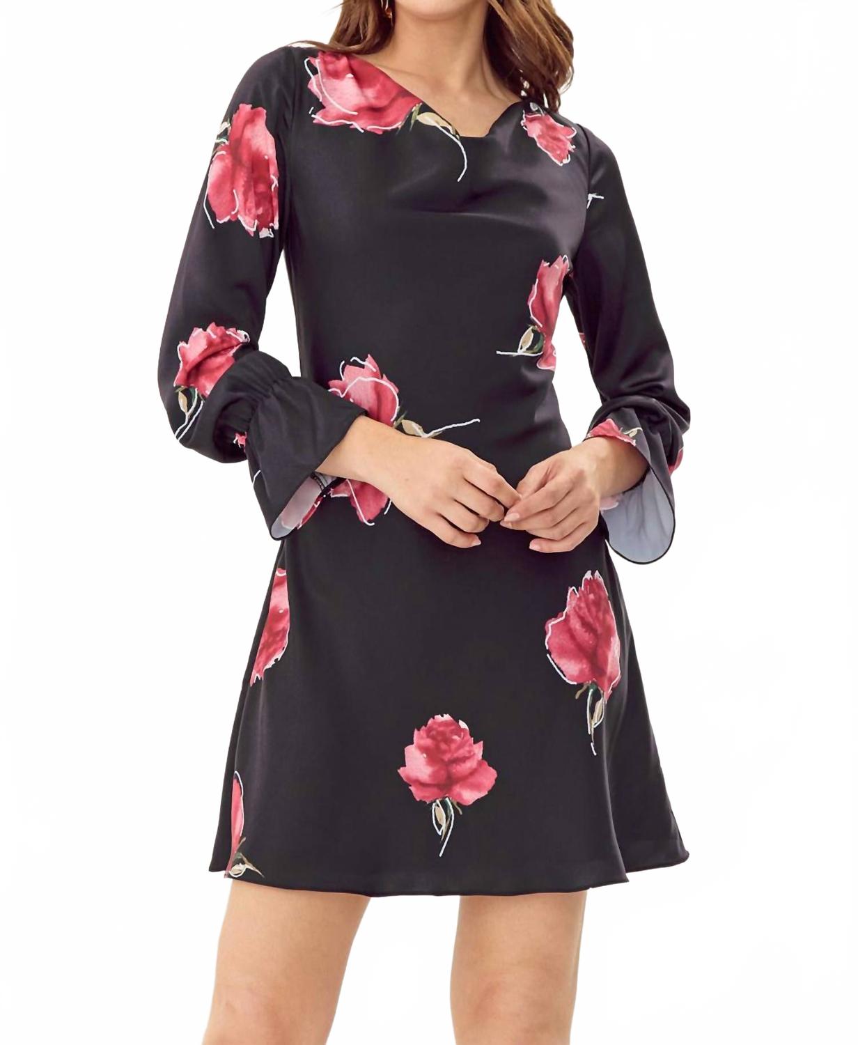 Платье Bruna с цветочным принтом в черно-красном цвете Adelyn rae
Платье Bruna с цветочным принтом в черно-красном цвете Adelyn rae