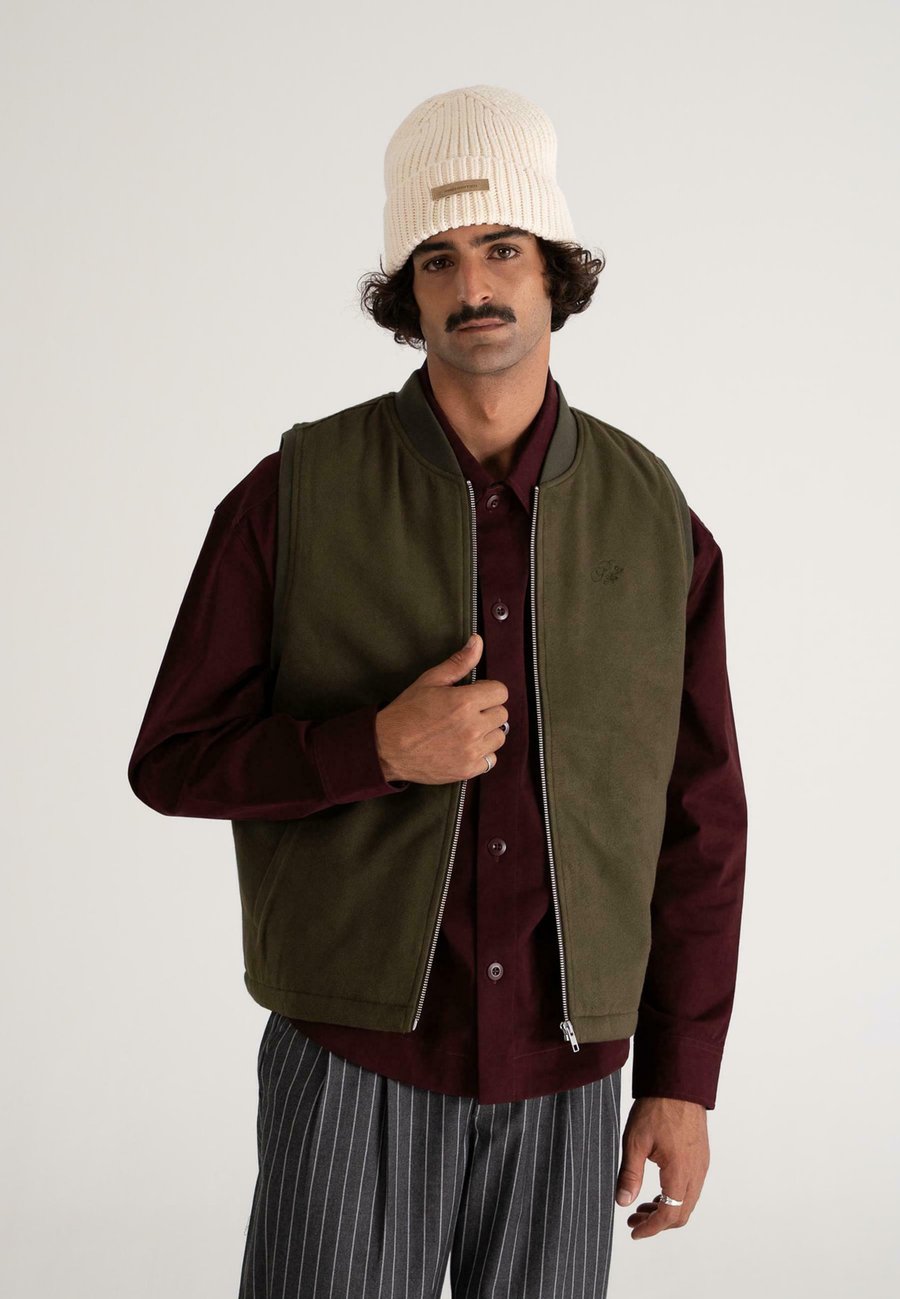 Куртка PROHIBITED Waistcoat, Green
Куртка PROHIBITED Waistcoat, Green