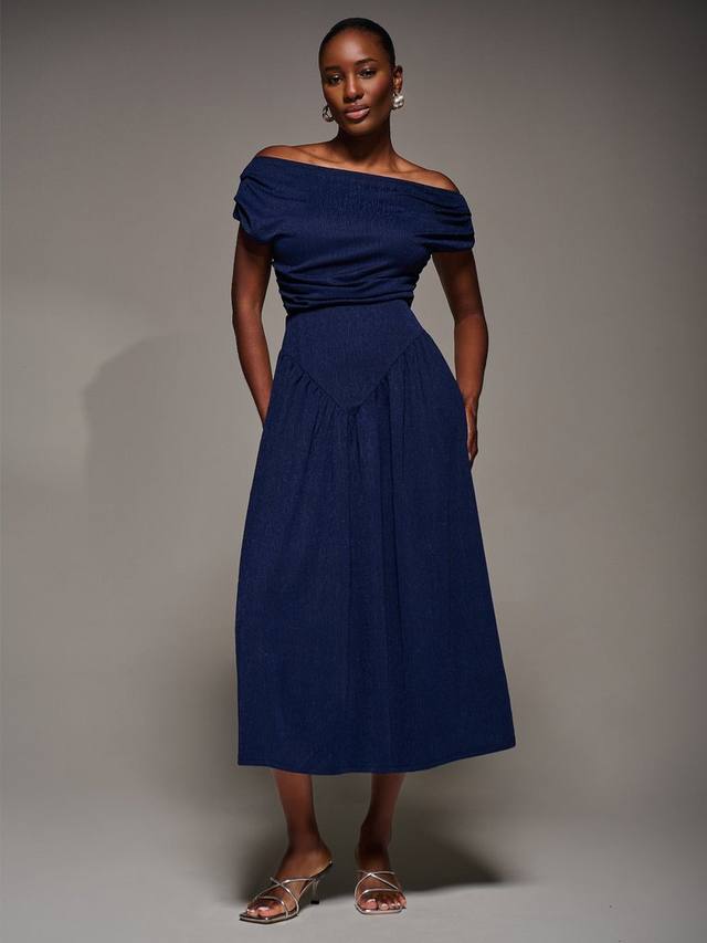 Асимметричное платье миди Jolie Moi, Navy
Асимметричное платье миди Jolie Moi, Navy