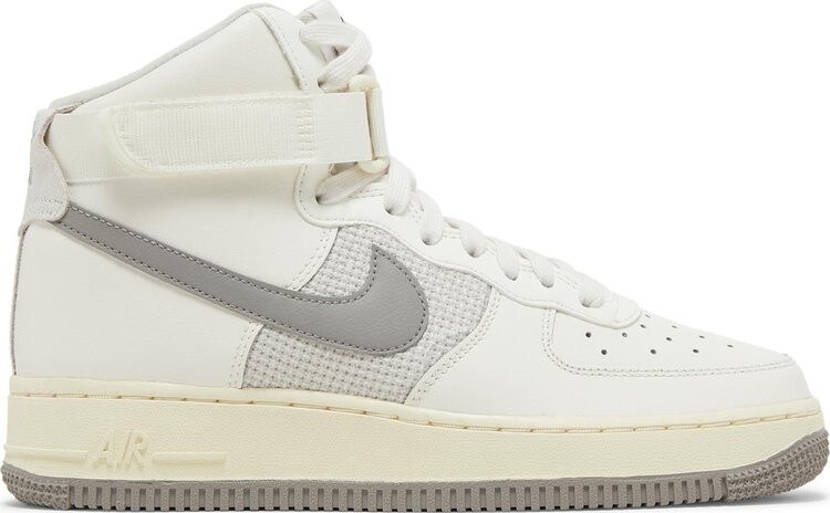 Кроссовки Nike Air Force 1 High Leather GS 'Sail Medium Grey', белый
Кроссовки Nike Air Force 1 High Leather GS 'Sail Medium Grey', белый