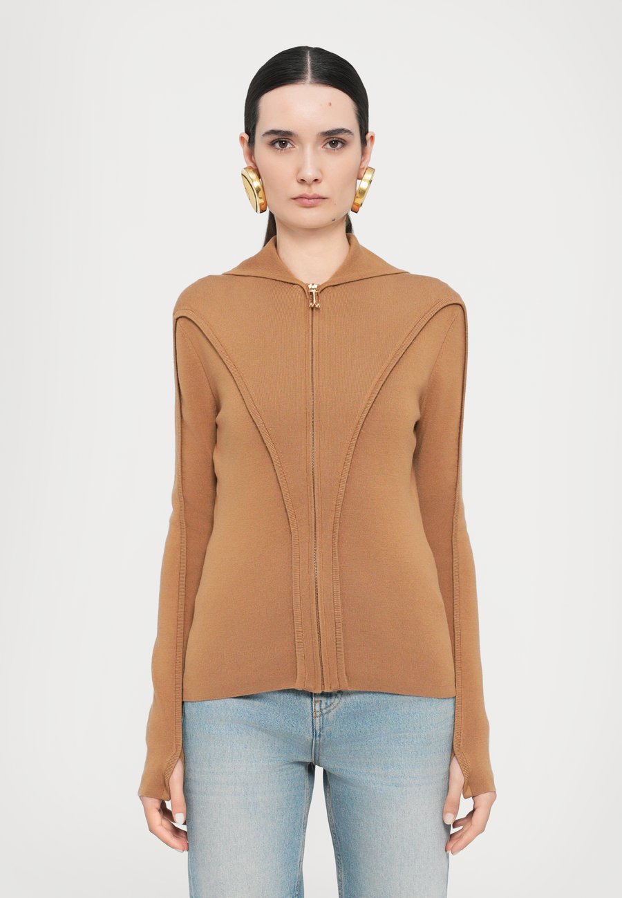 Толстовка Victoria Beckham PIPING DETAIL HOODED, Camel
Толстовка Victoria Beckham PIPING DETAIL HOODED, Camel