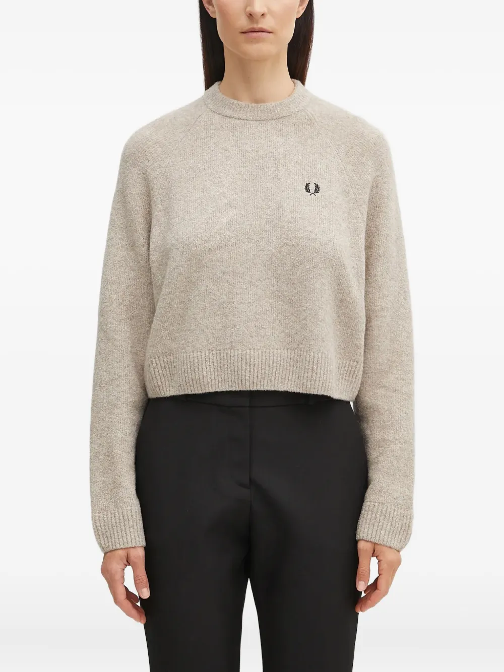 Свитер с вышитым логотипом Fred Perry, нейтральный
Свитер с вышитым логотипом Fred Perry, нейтральный