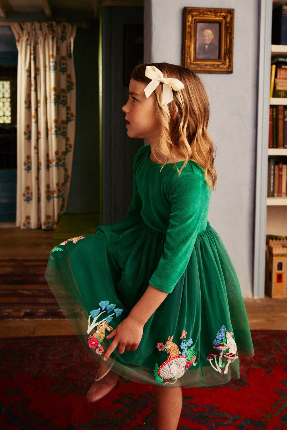 Платье из бархатного тюля с аппликацией Boden, зеленый
Платье из бархатного тюля с аппликацией Boden, зеленый