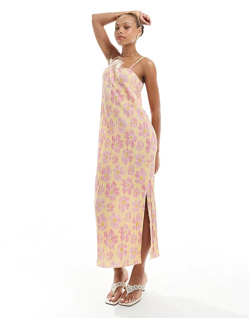 Платье миди Pieces plisse cami с оранжевым и розовым цветочным принтом
Платье миди Pieces plisse cami с оранжевым и розовым цветочным принтом