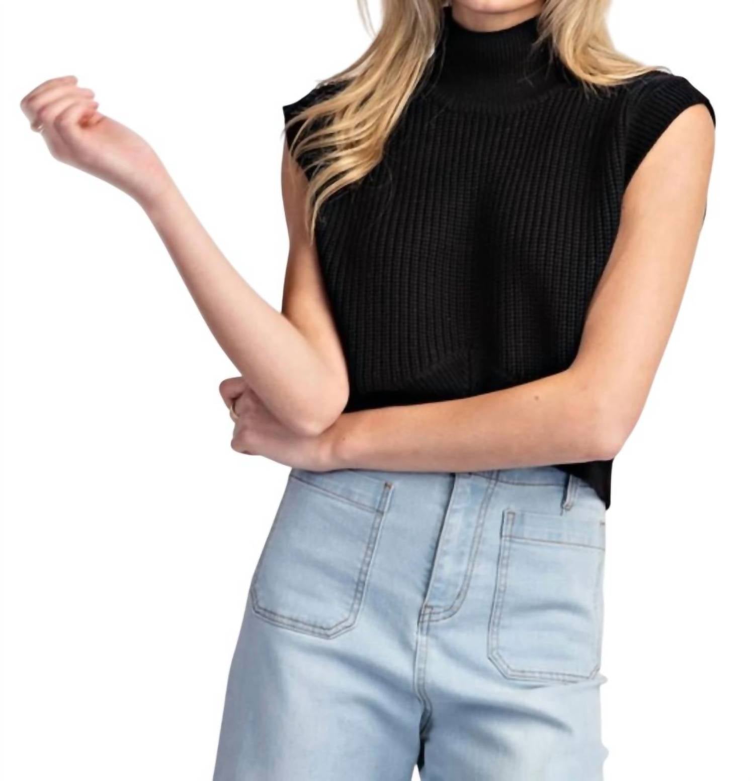 Вязаный укороченный свитер черный Eesome 
Вязаный укороченный свитер черный Eesome