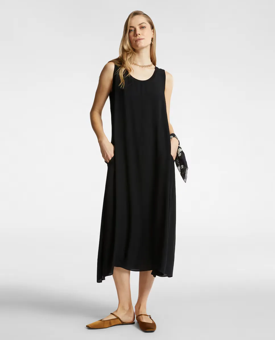 Платье с канелюрованными краями из удобного вискозного крепа Elena Miró, черный
Платье с канелюрованными краями из удобного вискозного крепа Elena Miró, черный